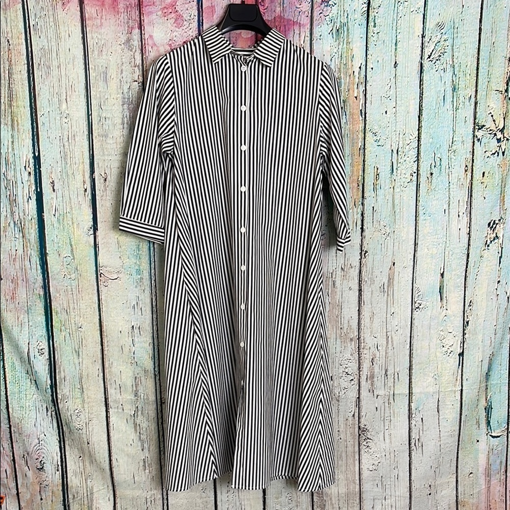 MDS Dark Gray and White Striped Button-Up Dress. size 6